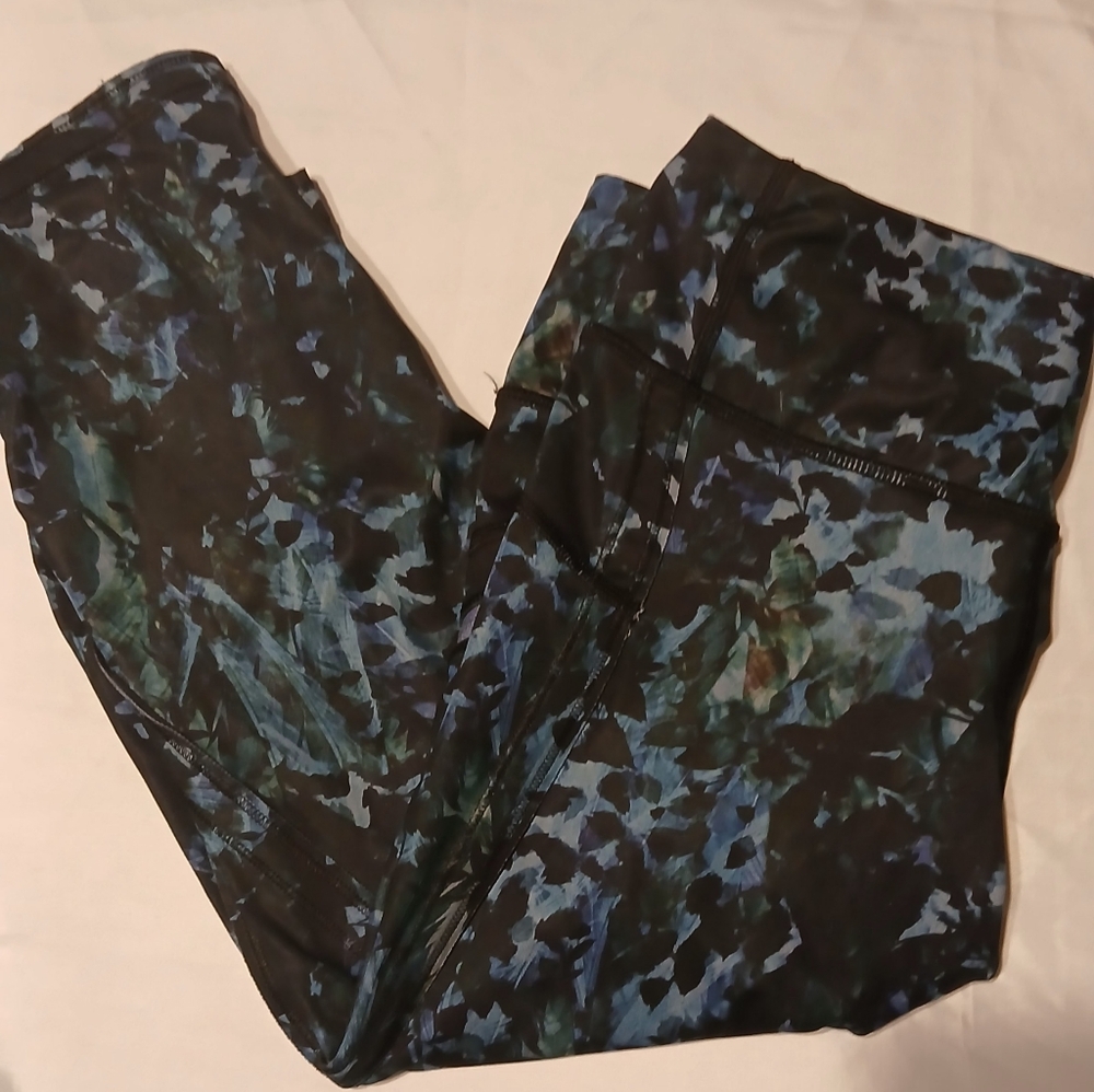 Lululemon water color classic Leggings* crop 17 sz.S Like New Condition!! - Picture 3 of 6